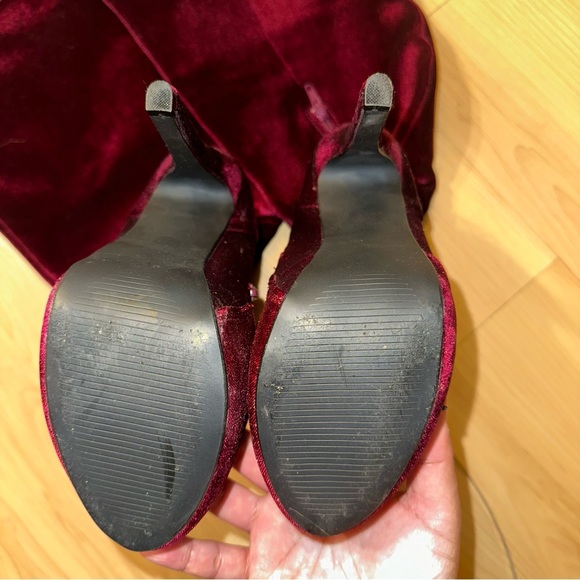 Shoe Dazzle Over-the-Knee / Thigh High Platform Velvet-Like Boots, Size 7 - Picture 8 of 10